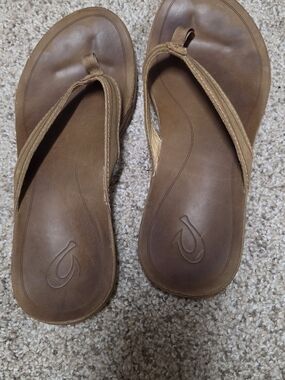Women’s Brown Leather Flip Flop Sandals